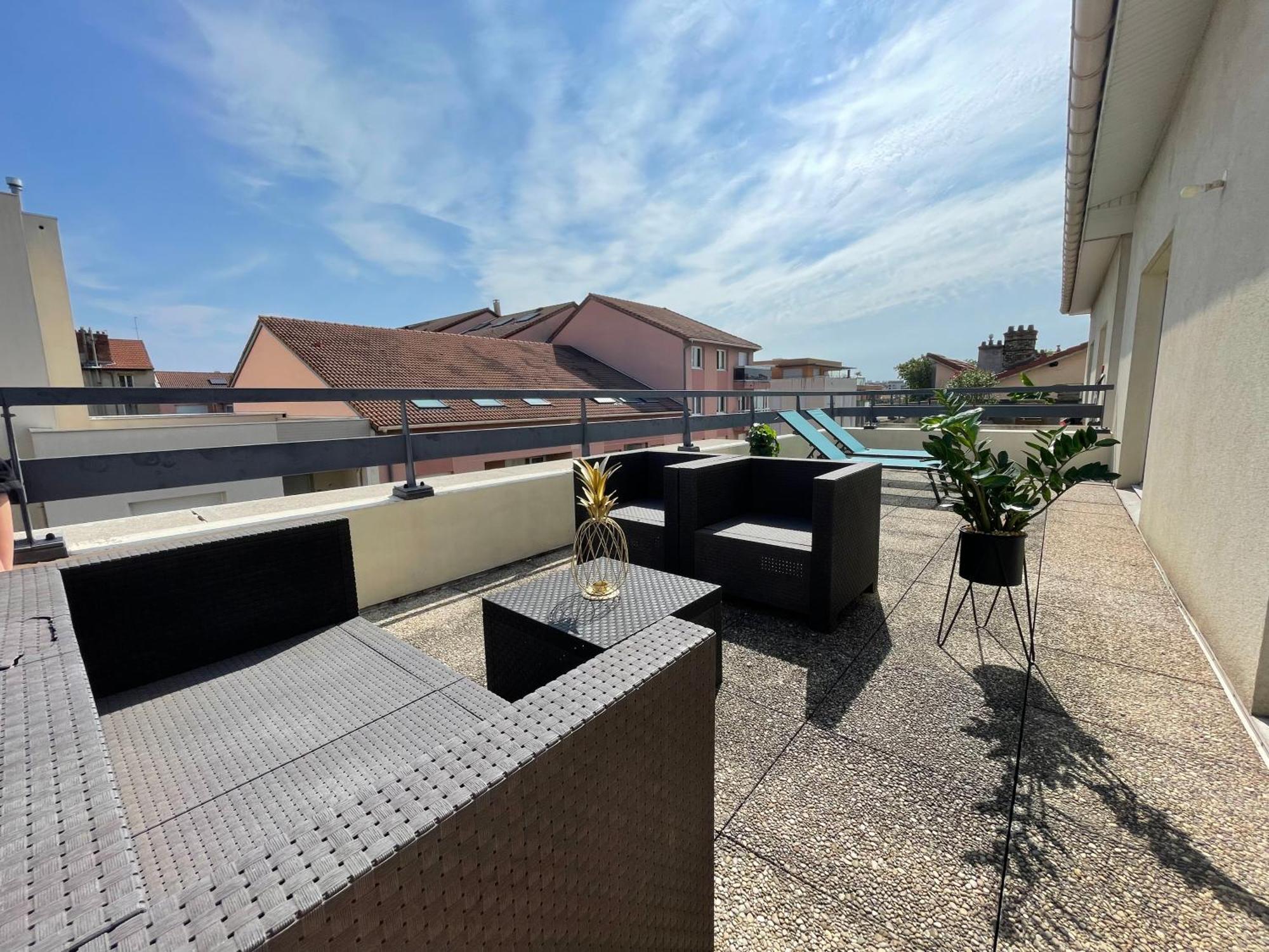 Bngo I Immense Rooftop Lyon I 2 Chambres, 4 Places Parkings, 2 Immenses Terrasses, 8 Personnes Екстер'єр фото