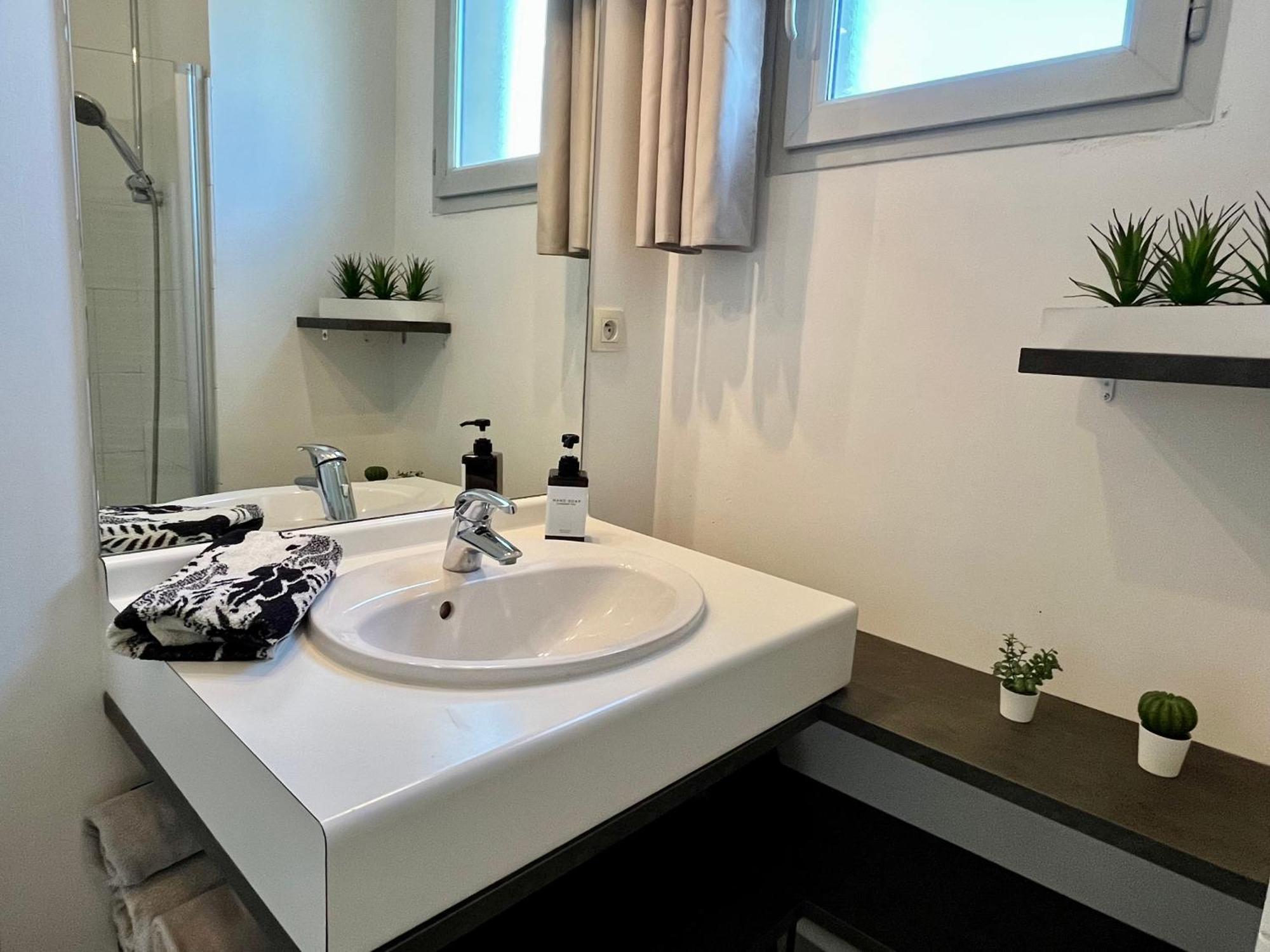 Bngo I Immense Rooftop Lyon I 2 Chambres, 4 Places Parkings, 2 Immenses Terrasses, 8 Personnes Екстер'єр фото