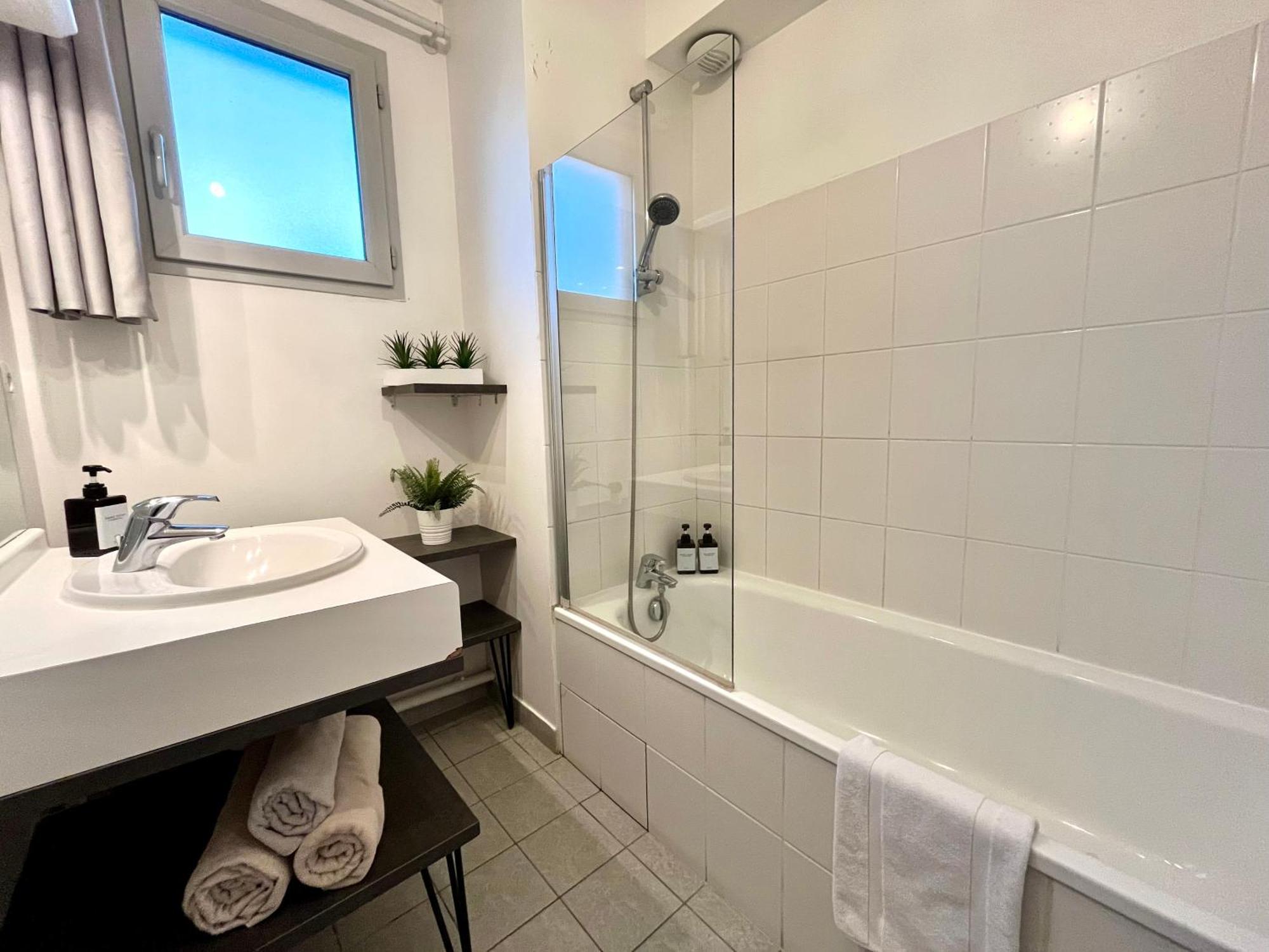 Bngo I Immense Rooftop Lyon I 2 Chambres, 4 Places Parkings, 2 Immenses Terrasses, 8 Personnes Екстер'єр фото
